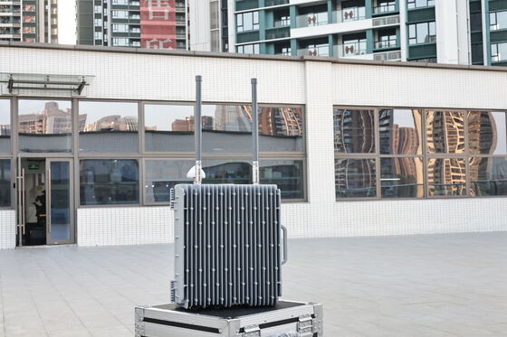 comprar Spoofer de drones GNSS de largo alcance (5–20 km) | Engaño de navegación de precisión | Transmisión de señal GNSS falsa para sistemas antidrones de alejamiento forzado y aterrizaje forzado Fabricación en línea