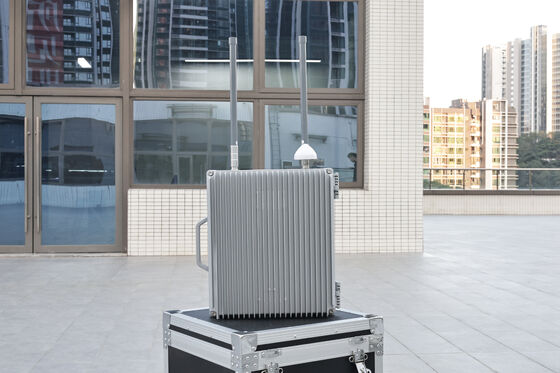 comprar Spoofer de drones de largo alcance con bandas de frecuencia 13-22, alcance personalizable de 5 km a 20 km y dispositivo de engaño GNSS resistente al agua IP65 para sistemas antidrones Fabricación en línea